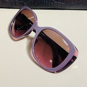 VOGUE WOMEN’s Sunglasses pink
